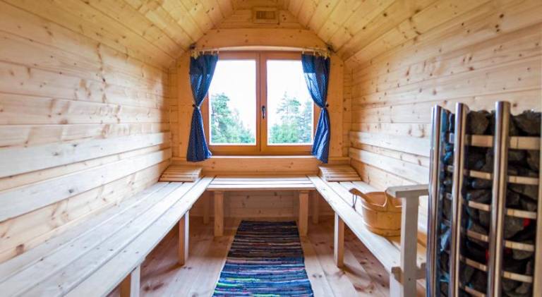 Vacation home with hot tub, sauna & pool | Dogs allowed — photo 4
