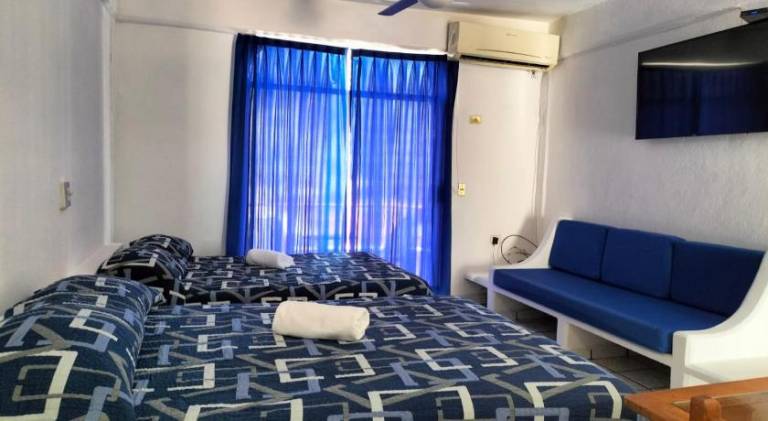Apartment with private pool & patio | Close to the beach | Pets are welcome — photo 2