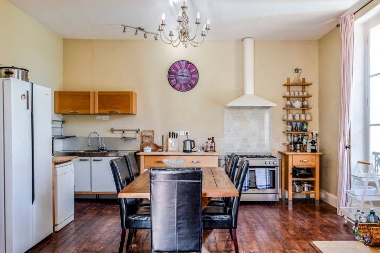 Child-friendly lovely villa with yard, patio & private pool | Dogs allowed — photo 4