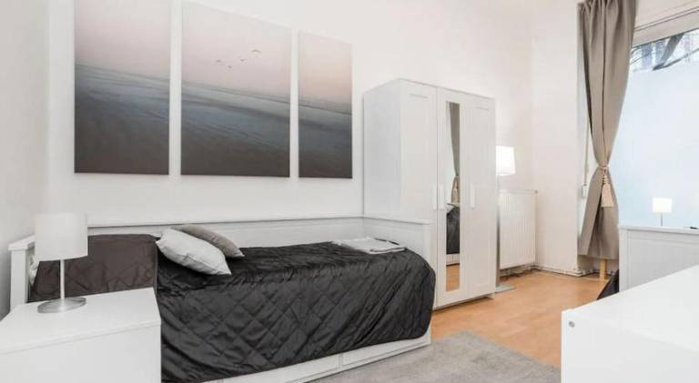 Rental apartment with 2 rooms for 6 persons in Berlin