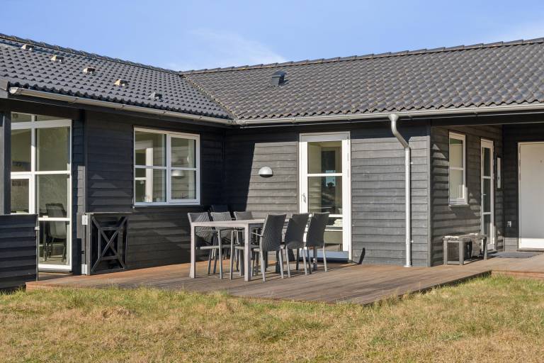 Vacation home with sauna — photo 3