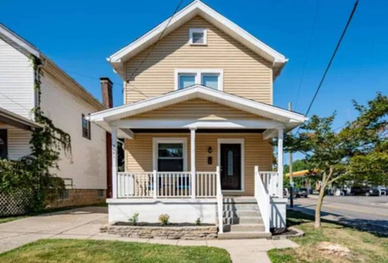House  Highland Heights