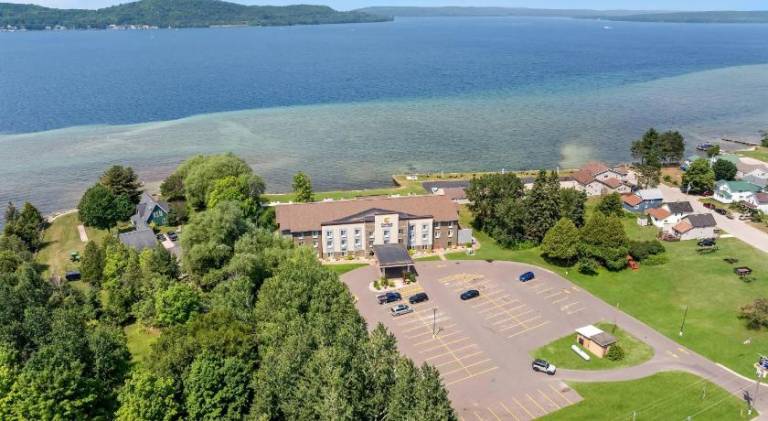 Comfort Inn & Suites Munising-Lakefront in Munising, MI