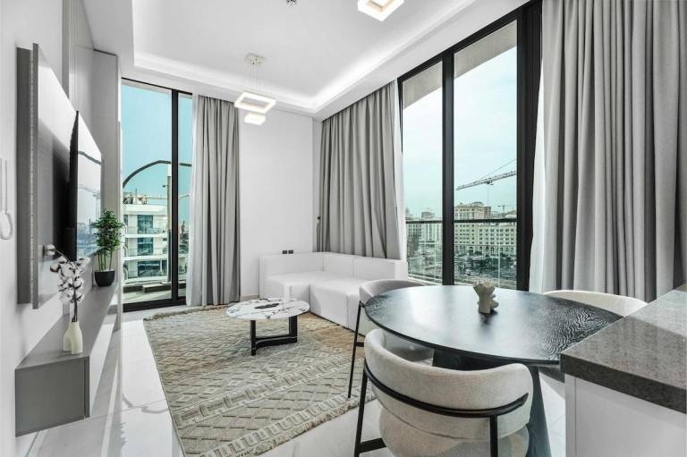 Luxury 1BR with Private Pool & Balcony in Dubai