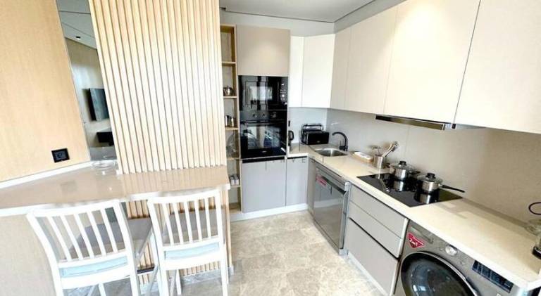 Serviced apartment with terrace & yard — photo 5