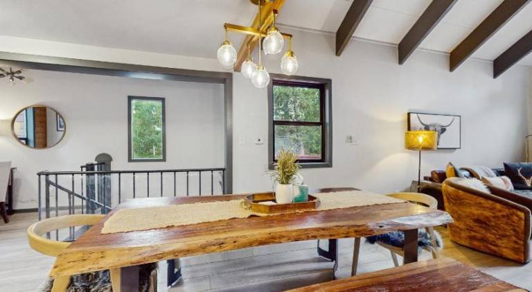 Spacious vacation home with hot tub | Pets allowed — photo 4