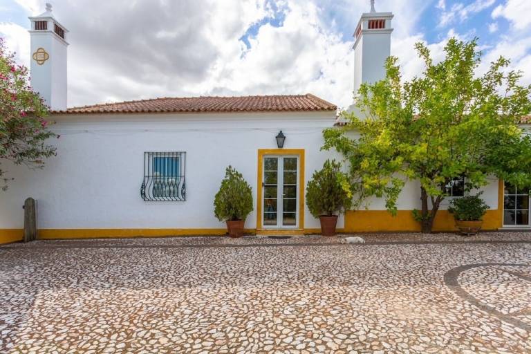 Villa  Redondo
