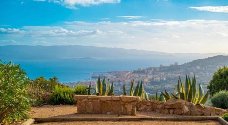 Villa  Alata