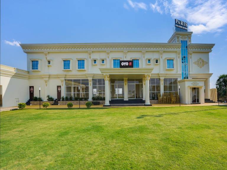 Hotel O UTS STAY IN