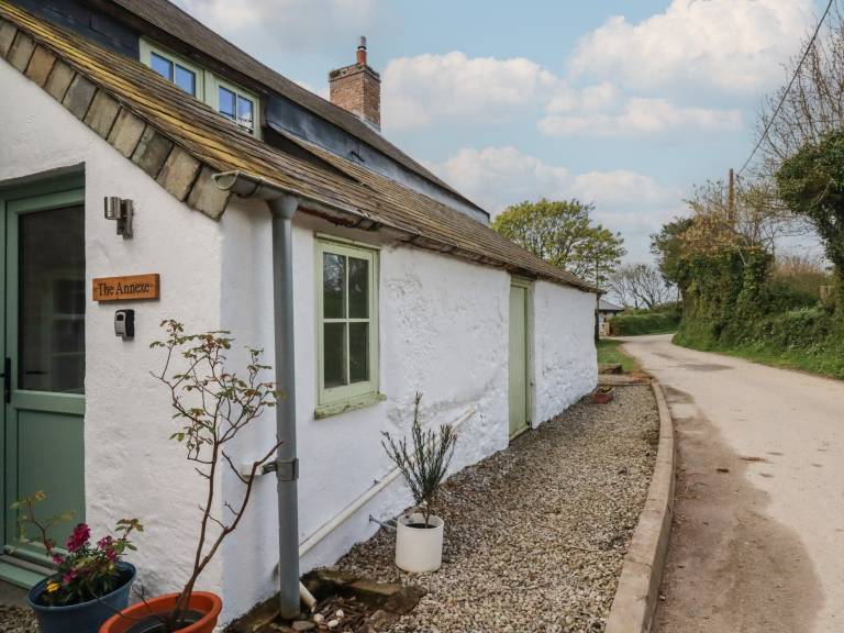 Cottage with garden | Beach view in Newquay