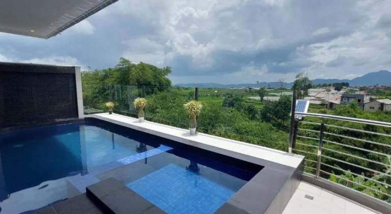 256 m&sup2; Villa