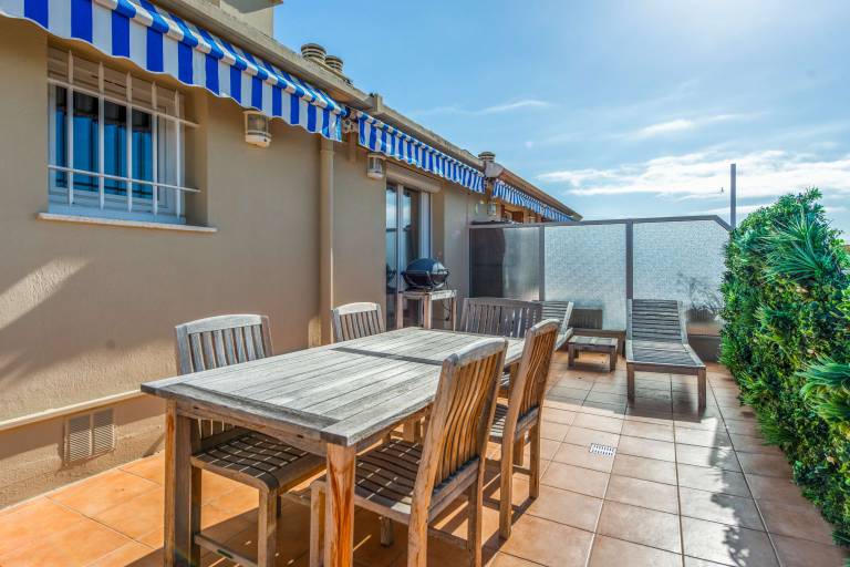 Child-friendly rental apartment with terrace & barbeque | Beach nearby | Perfect for remote work | Pet-friendly — photo 2