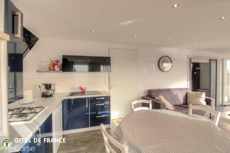 Fully equipped gite with yard, BBQ & patio | Sea view | Dogs allowed — photo 5