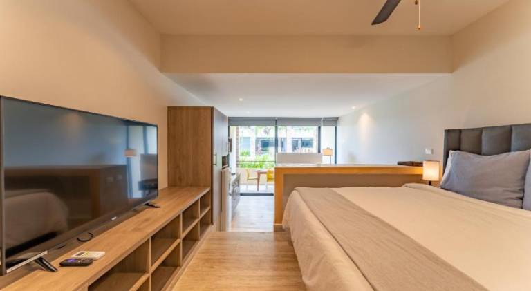 Wonderful rental apartment with terrace, barbeque & private pool | Pets are welcome — photo 2