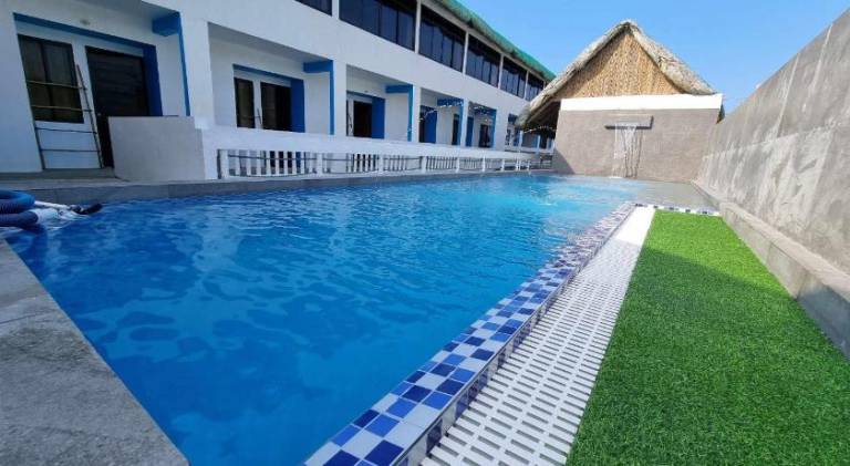 Sea Breeze Beach Resort — photo 3