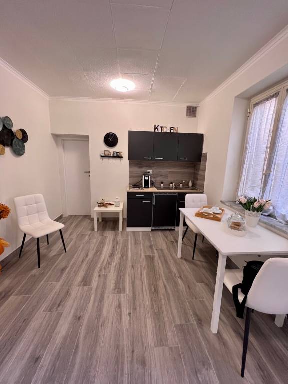 Apartment with yard — photo 2