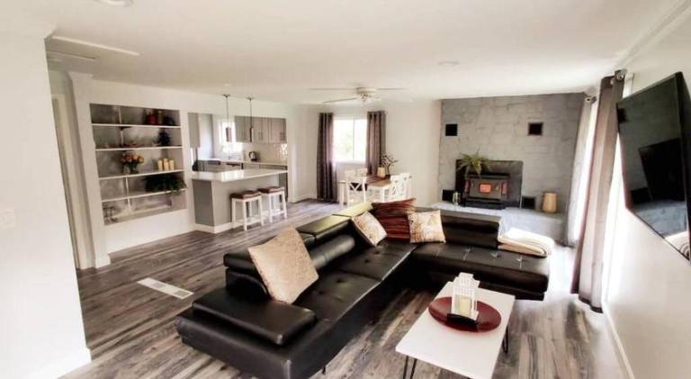 Ample vacation home | Pets allowed in Sturgeon Bay, WI