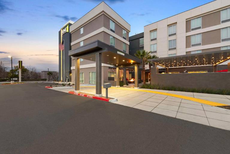 Home2 Suites by Hilton San Bernardino — photo 2