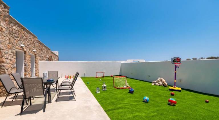 Villa with grill, private pool & yard — photo 3