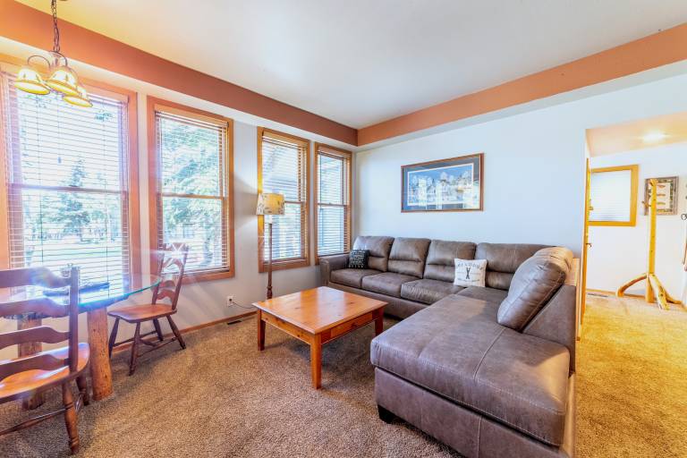Condo with hot tub | Mountain view in Mammoth Lakes, CA