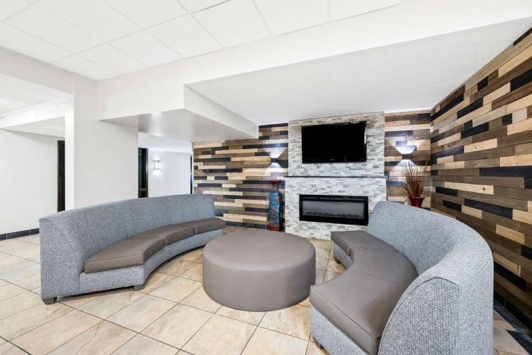 SureStay Plus by Best Western Lubbock Medical Center — photo 4