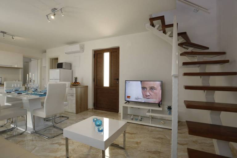 Three bedroom house near beach Supetar, Brač (K-12371) — photo 5