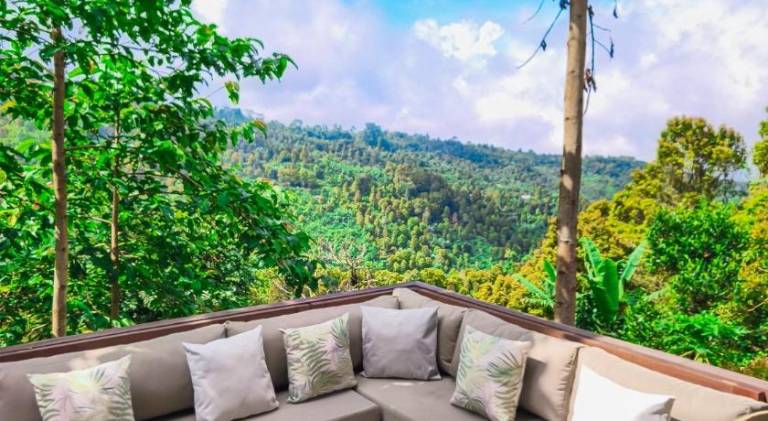 Villa with BBQ, hot tub & yard | Suitable for remote work | Pets allowed — photo 5