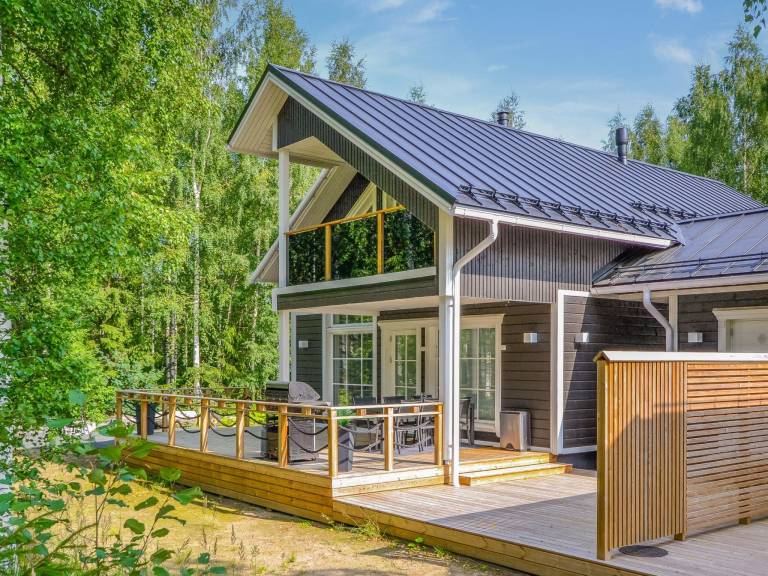 Beautiful vacation home with sauna & patio | Nature view | Pet-friendly — photo 2