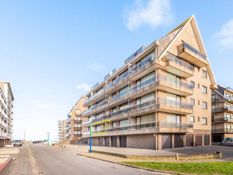 Stylish flat right on the beach — photo 5