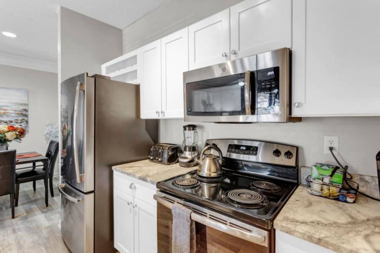 Child-friendly beautiful rental apartment with pool | Pet-friendly — photo 4