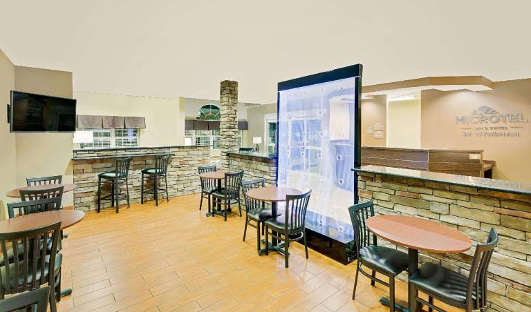 Microtel by Wyndham Perry National Fairground Area I-75 — photo 2