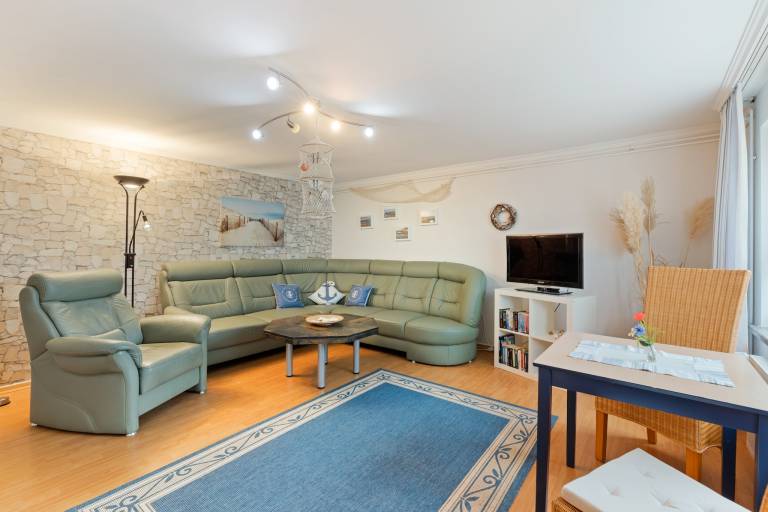Apartment with garden — photo 2