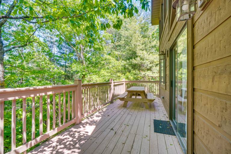 Sevierville Cabin w/ Hot Tub: 5 Mi to Pigeon Forge — photo 2