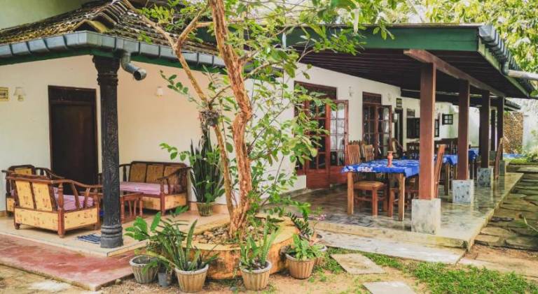 Bed and breakfast  Mirissa