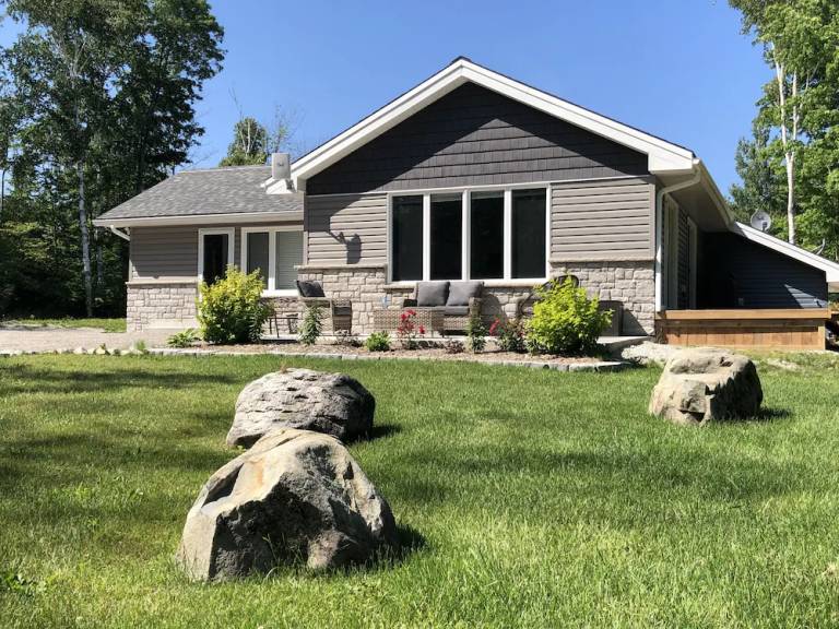 House  Red Bay