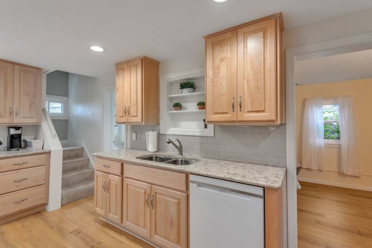 Amazing Lakefront Retreat On Long Lake! — photo 4