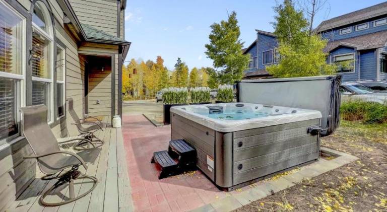 Pleasant vacation home with jacuzzi | Dogs allowed — photo 3