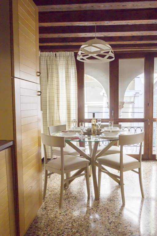 Fully equipped rental apartment with sauna, patio & yard | Next to Rialto Bridge | Sea view | Pets are welcome — photo 5