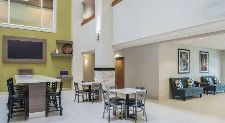 La Quinta Inn & Suites by Wyndham Moscow Pullman — photo 4
