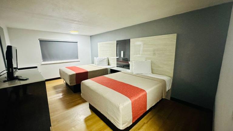 Evergreen Inn & Suites Portland Airport in Portland, OR