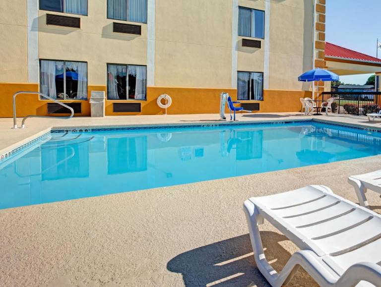 Comfort Inn & Suites Mocksville I-40 — photo 3