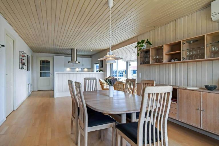 Fully equipped ample vacation home with BBQ & patio | Pets allowed — photo 5