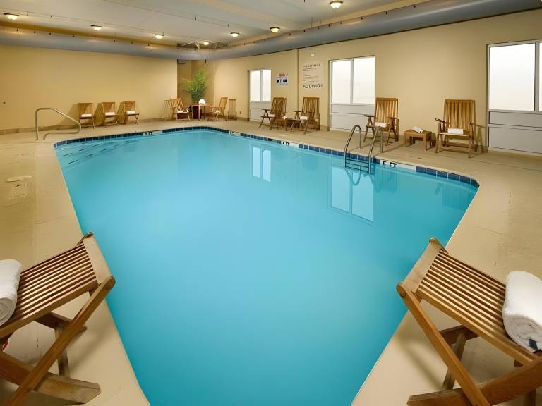 Holiday Inn Express Hotel & Suites Lenoir City Knoxville Area By IHG in Lenoir City, TN