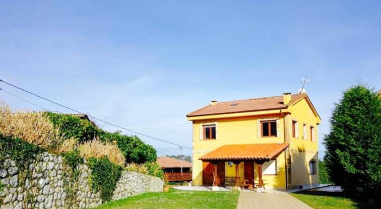 Vacation home with 4 rooms for 7 persons in Llanes