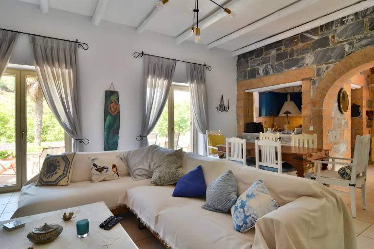 Vacation home with terrace, barbecue & garden | Mountain view — photo 4