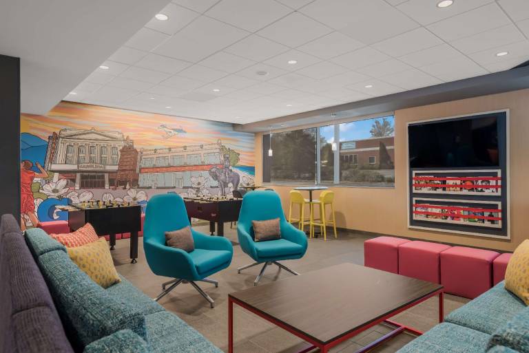 Tru by Hilton Greensboro — photo 5