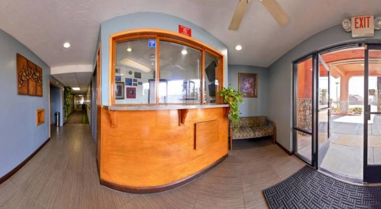 Americas Best Value Inn & Suites Bakersfield E — photo 3