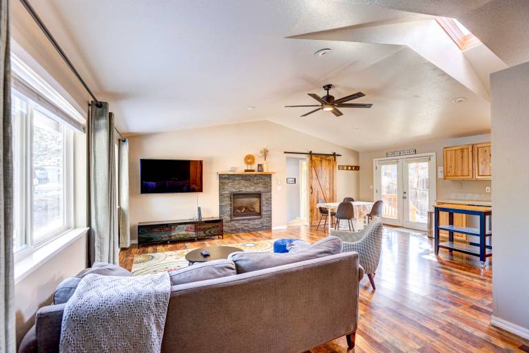 Pet-Friendly Bend Home  2 Mi to Downtown — photo 4