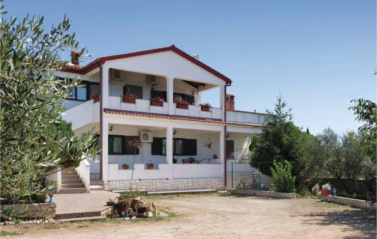 Apartma  Kavran