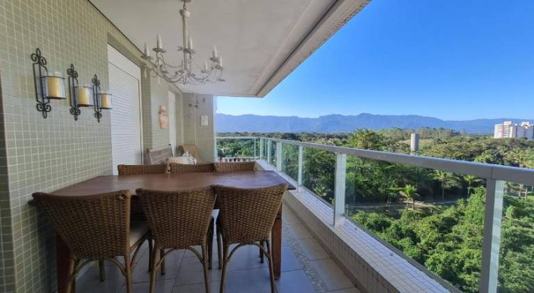 Beautiful holiday apartment with pool | Next to the beach | Pet-friendly in Bertioga